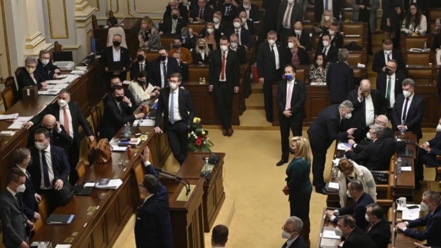 Séc: Chính phủ mới giành tín nhiệm sau phiên họp dài kỷ lục