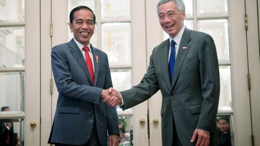 Thủ tướng Singapore tới Indonesia, dự Hội nghị hẹp cấp cao Indonesia – Singapore