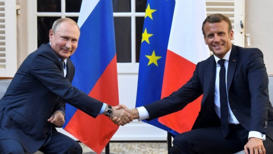 Tổng thống Pháp: “EU cần đối thoại riêng với Nga về an ninh” 