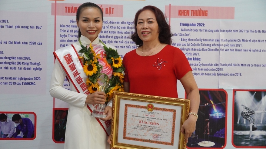 Nữ diễn viên xiếc Nguyễn Hồng Trúc Vi – khổ luyện để chinh phục thử thách mới