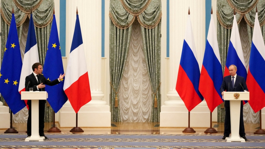 Nga tuyên bố sẵn sàng thỏa hiệp sau chuyến thăm của Tổng thống Pháp