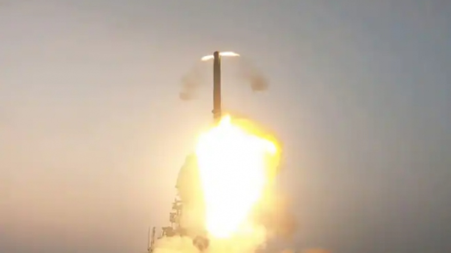 Ấn Độ thử nghiệm phóng tên lửa hành trình siêu thanh BrahMos từ tàu khu trục