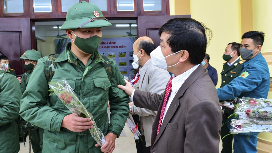 Hơn 1000 thanh niên tỉnh Điện Biên lên đường nhập ngũ