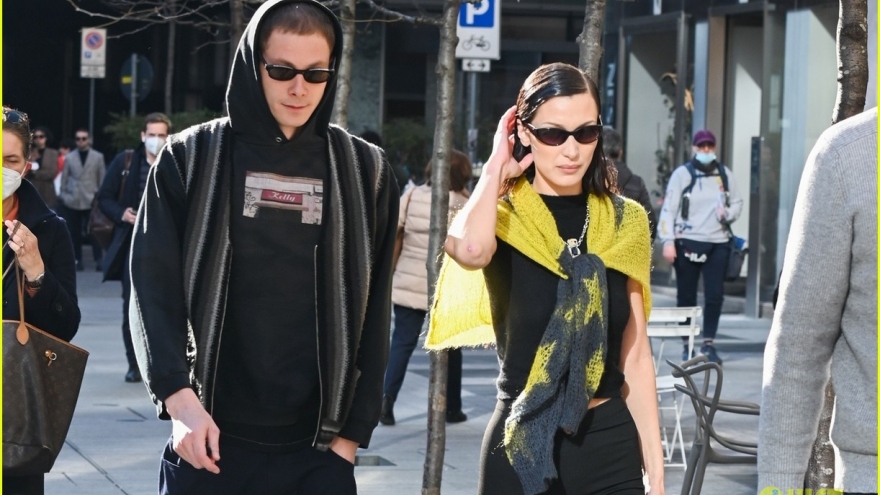 Bella Hadid khoe eo "con kiến", tình tứ bên bạn trai tại Tuần lễ thời trang Milan