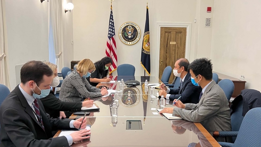 Đại sứ Việt Nam tại Hoa Kỳ Nguyễn Quốc Dũng gặp Phó Đại diện Thương mại Mỹ