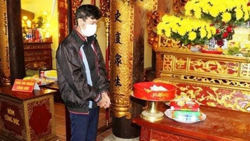 Bắt giữ kẻ trộm tiền từ ban thờ tại Tây Thiên, thu cả ma túy