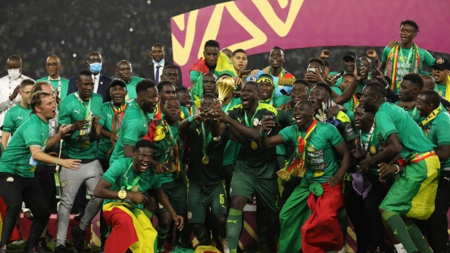 Mane đánh bại Salah, Senegal lần đầu vô địch AFCON