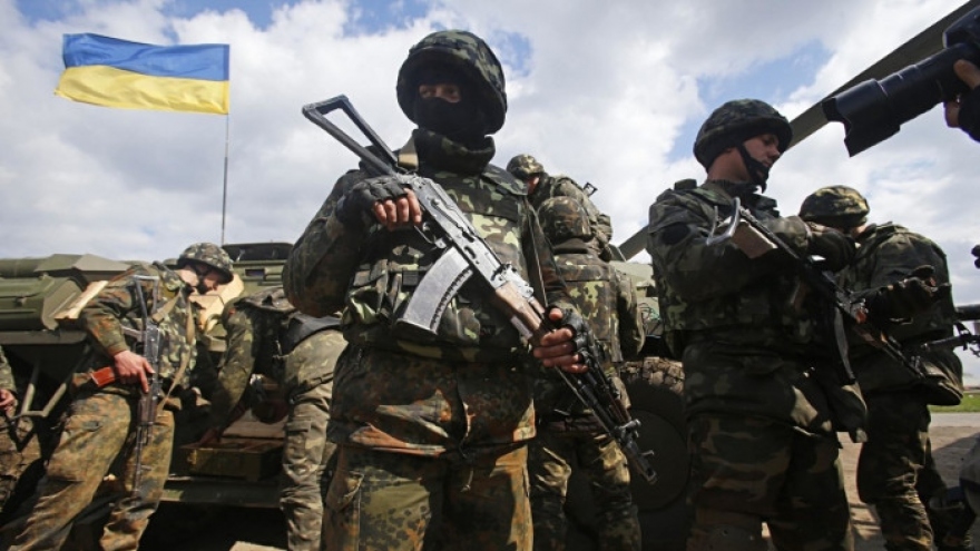 Pháo kích dữ dội ở miền Đông Ukraine, phe ly khai tố quân chính phủ vi phạm lệnh ngừng bắn