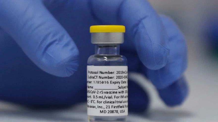 Australia bắt đầu tiêm vaccine Novavax ngừa Covid-19 cho người dân