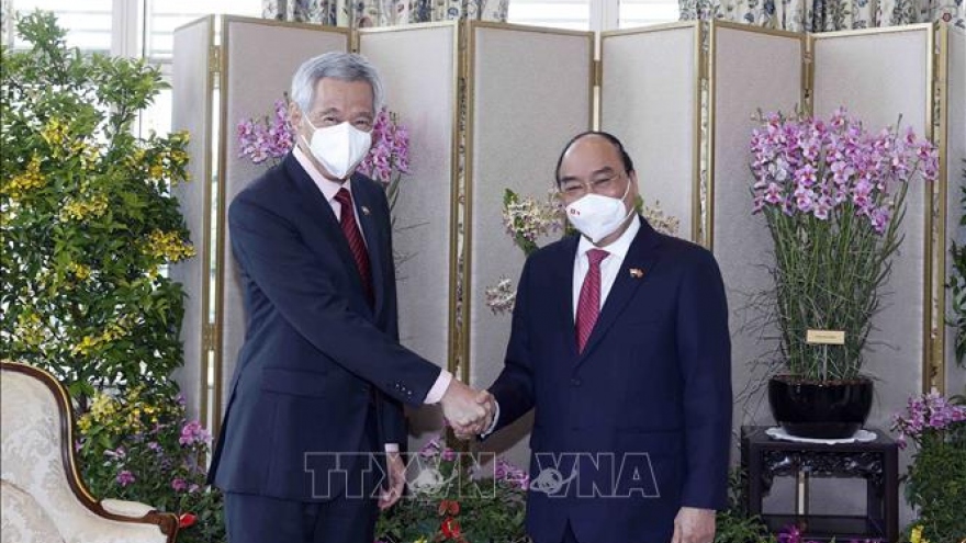 Chủ tịch nước Nguyễn Xuân Phúc hội đàm với Thủ tướng Singapore Lý Hiển Long
