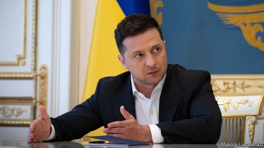 Tổng thống Ukraine: Chúng tôi bị bỏ lại một mình