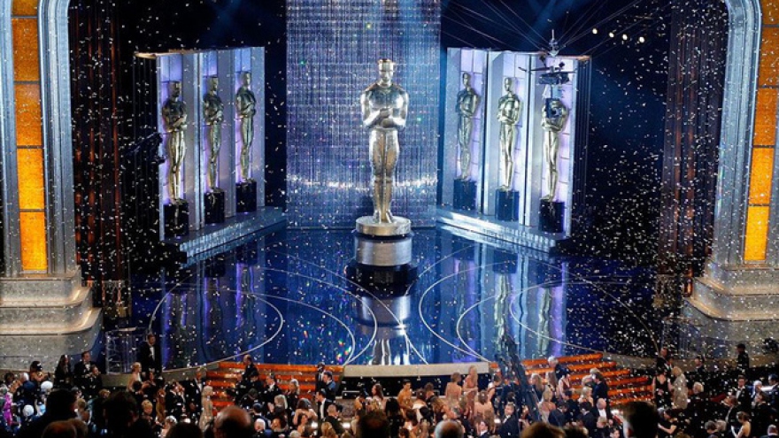 Sân khấu lễ trao giải Oscar 2022 rực rỡ với 90.000 viên pha lê