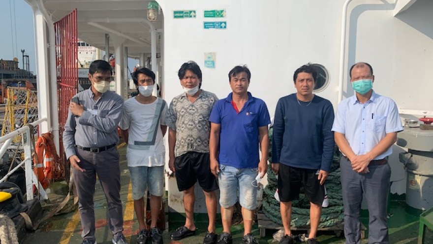 Đại sứ quán Việt Nam tại Thái Lan hỗ trợ 4 thuyền viên của tàu Huy Hoàng gặp nạn