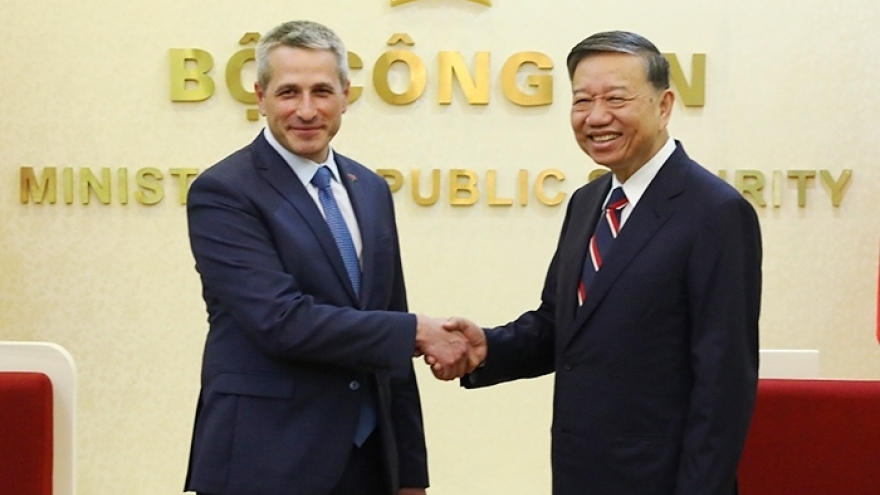 Bộ trưởng Bộ Công an Tô Lâm  tiếp Đại sứ Belarus tại Việt Nam
