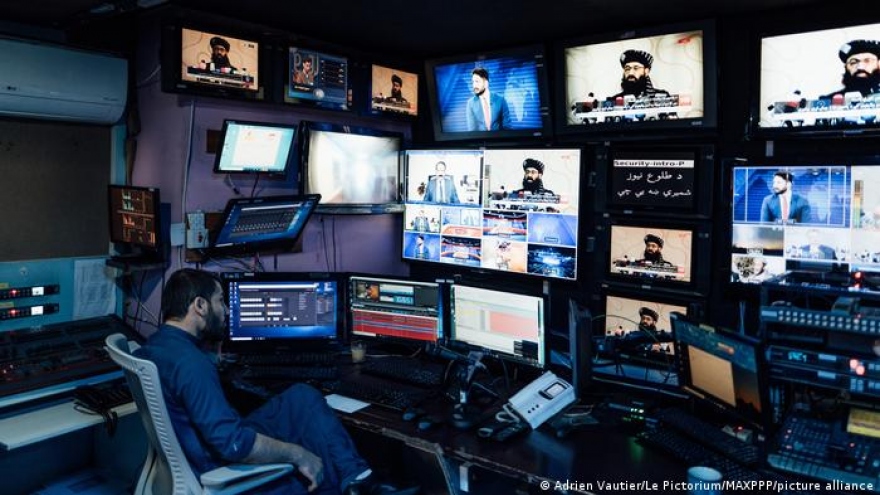 Taliban cấm BBC và VOA phát sóng tại Afghanistan