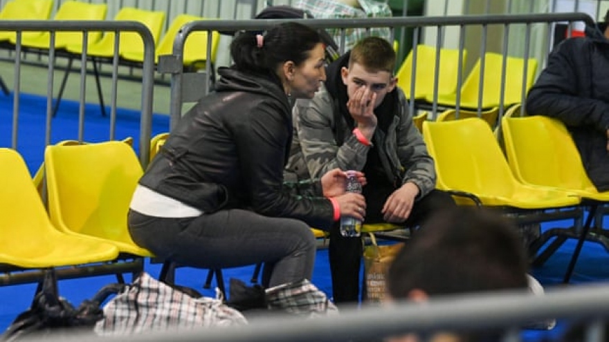 Hungary bị cáo buộc thổi phồng số lượng người Ukraine sang tị nạn