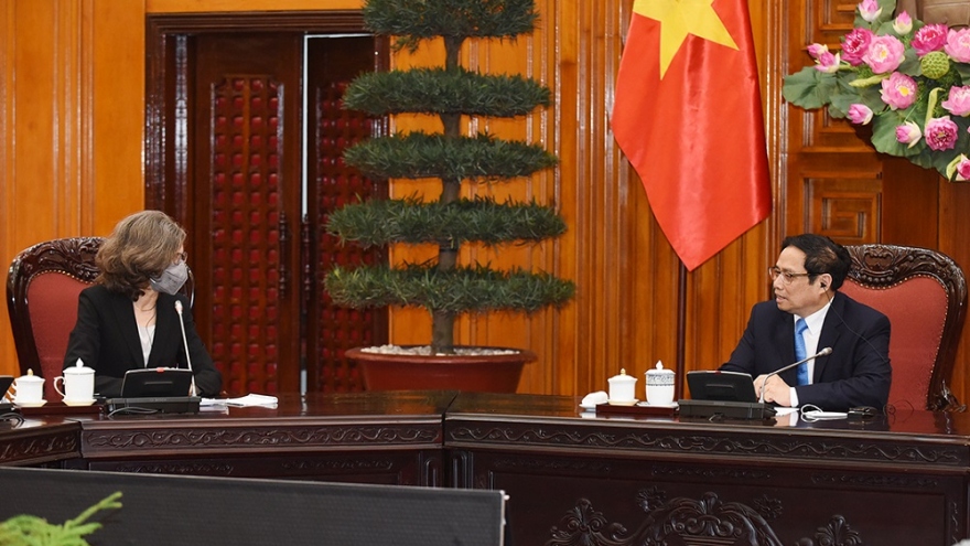 Thủ tướng Phạm Minh Chính tiếp Đại sứ Canada Deborah Paul
