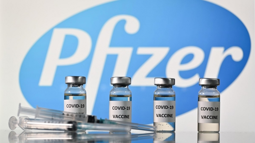 Pfizer đề nghị FDA cấp phép tiêm liều tăng cường cho người từ 65 tuổi trở lên