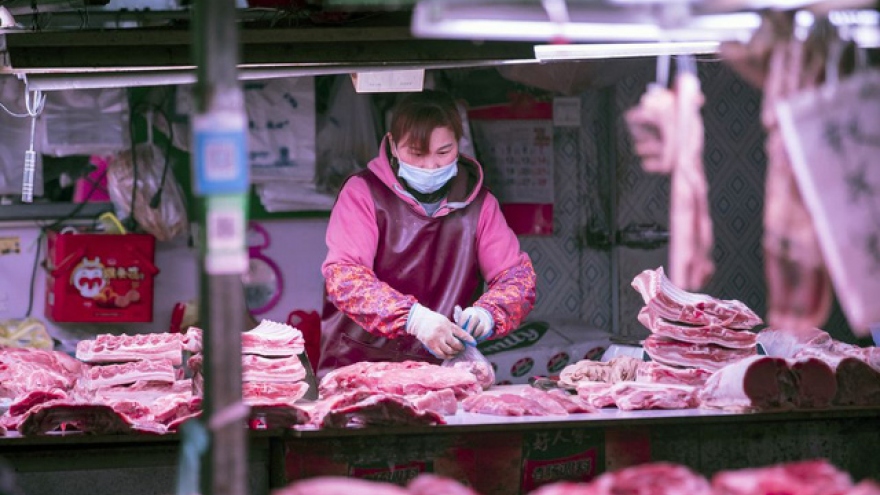 Trung Quốc lần thứ 2 trong năm mua dự trữ thịt lợn do giá giảm sốc