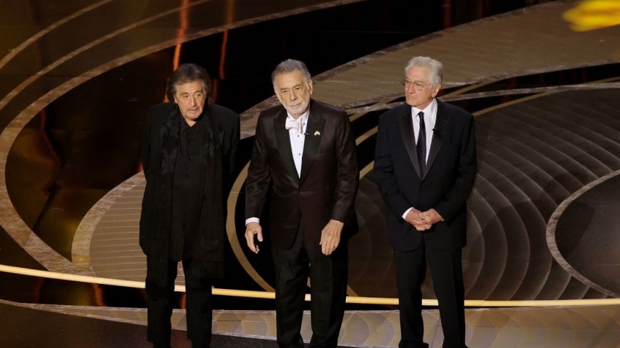 Điểm lại những khoảnh khắc đáng nhớ nhất tại lễ trao giải Oscar 2022
