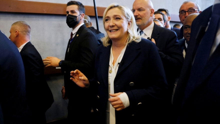 Ứng cử viên Tổng thống Pháp Marine Le Pen: Cấp vũ khí cho Ukraine giống như tham chiến