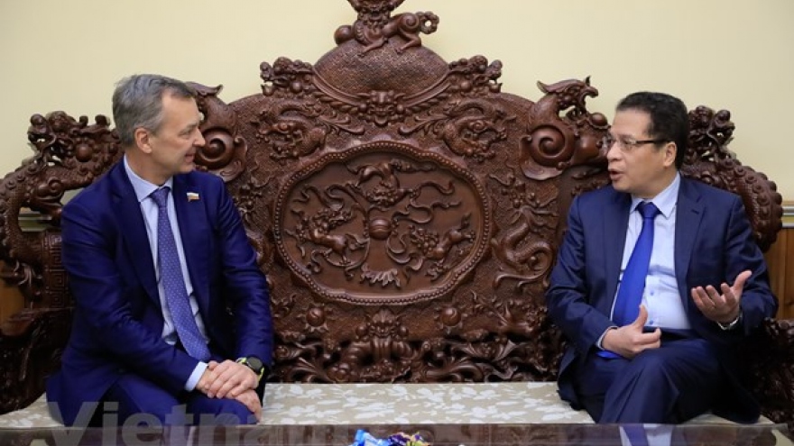 Đại sứ Đặng Minh Khôi làm việc với lãnh đạo Thượng viện LB Nga