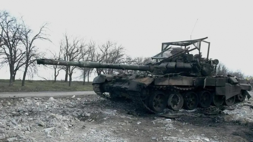 Hình ảnh xe tăng, xe quân sự bị bắn cháy trong giao tranh giữa Nga và Ukraine