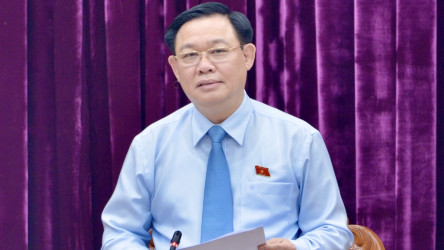 Chủ tịch Quốc hội Vương Đình Huệ làm việc với Ban Thường vụ Tỉnh ủy Vĩnh Long