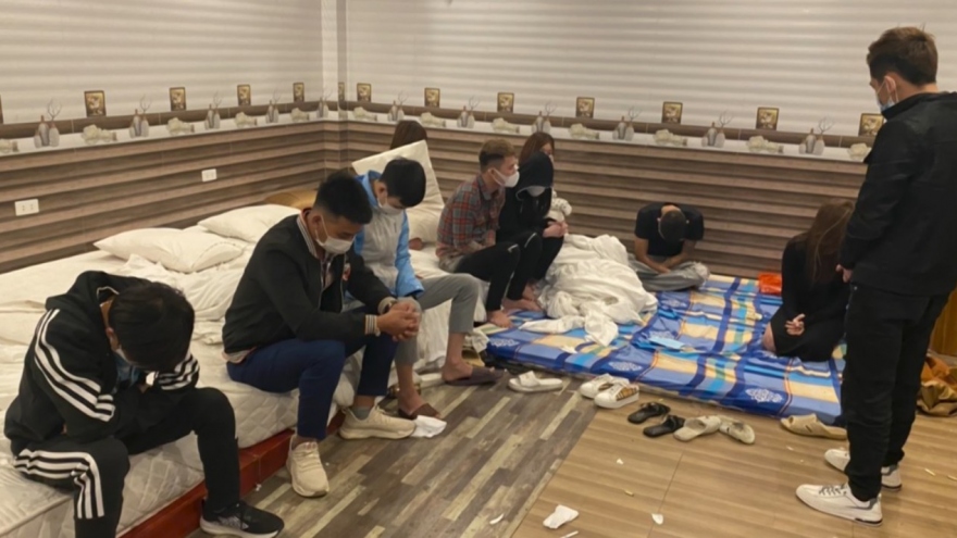 Kiểm tra khách sạn tại Bắc Ninh: Gần 200 nam nữ thanh niên dương tính với ma túy 