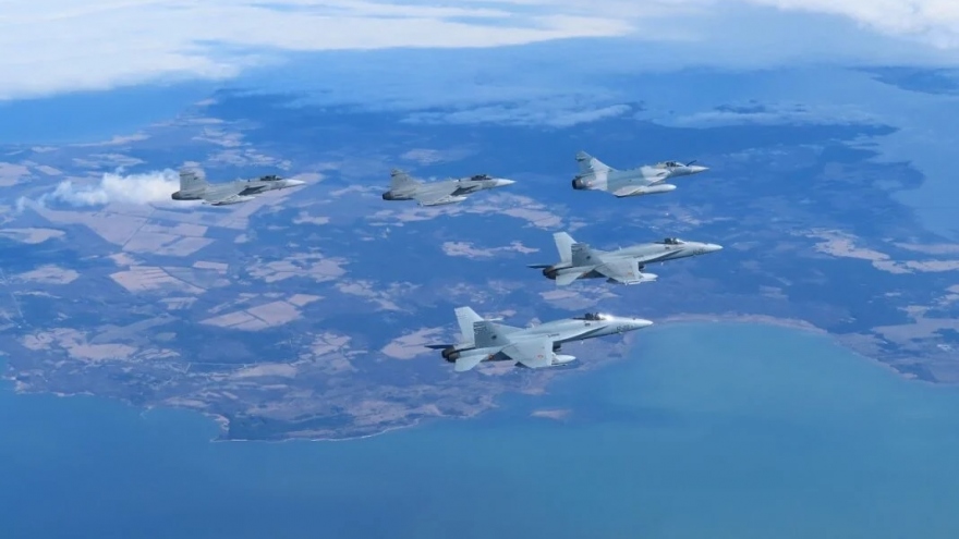NATO gia tăng số lượng máy bay chiến đấu để bảo vệ sườn phía Đông