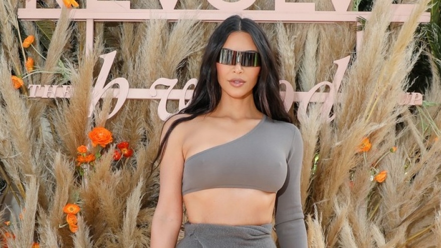 Kim Kardashian gợi cảm dự sự kiện Lễ hội âm nhạc Coachella 2022