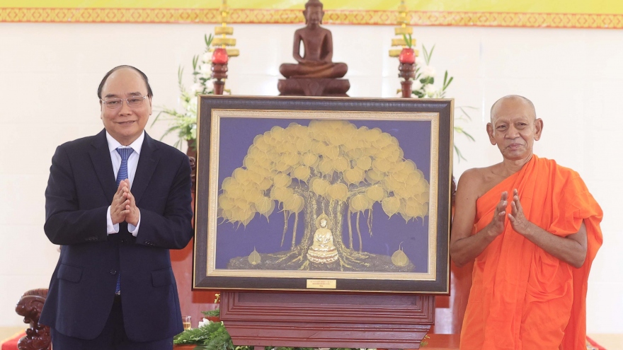 Chủ tịch nước Nguyễn Xuân Phúc chúc mừng Tết cổ truyền Chôl Chnăm Thmây 