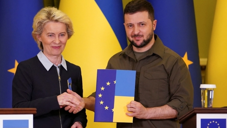 EU thực hiện “bước đi quan trọng”, tiến gần hơn đến việc kết nạp Ukraine