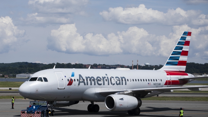 FAA đề xuất mức phạt kỷ lục với 2 hành khách gây náo loạn chuyến bay