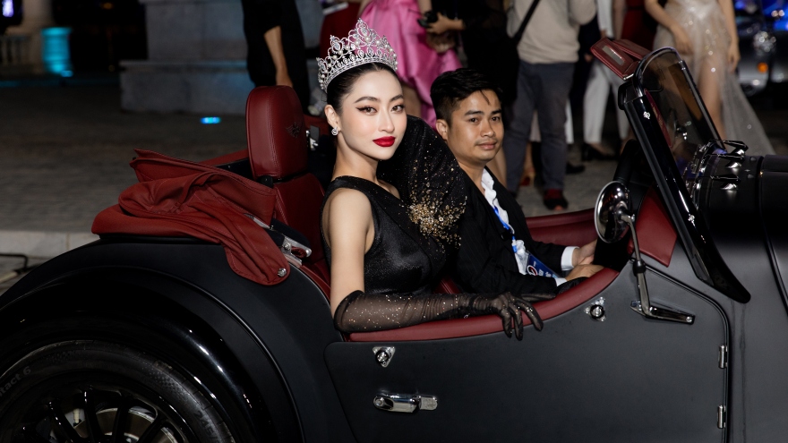 Lương Thùy Linh, Thùy Tiên, Đỗ Hà đi siêu xe "đại náo" ở sự kiện