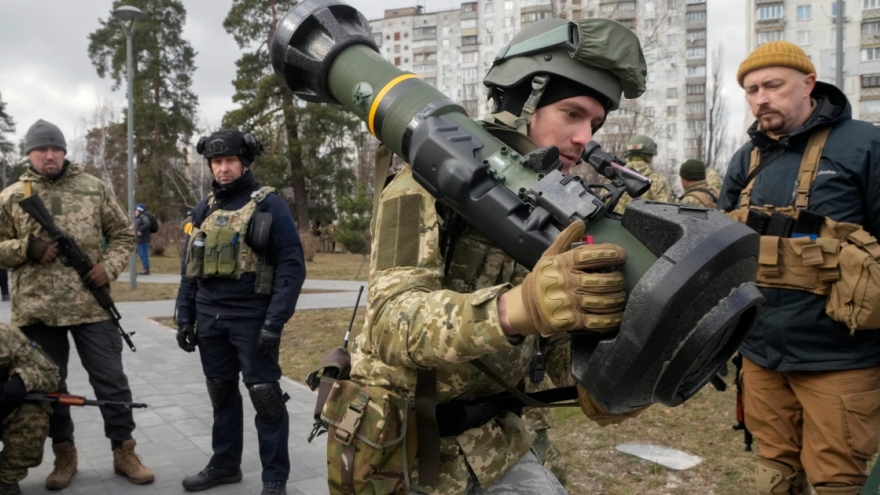 Xung đột vũ trang Nga-Ukraine: Căng thẳng không ngừng leo thang
