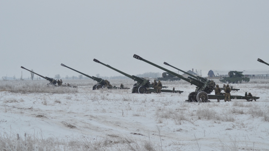 Nga báo động việc NATO tăng cường vận chuyển vũ khí cho Ukraine