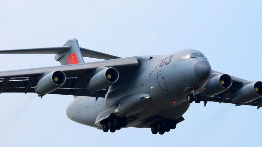Trung Quốc xác nhận điều vận tải cơ chuyển vật tư quân sự cho Serbia