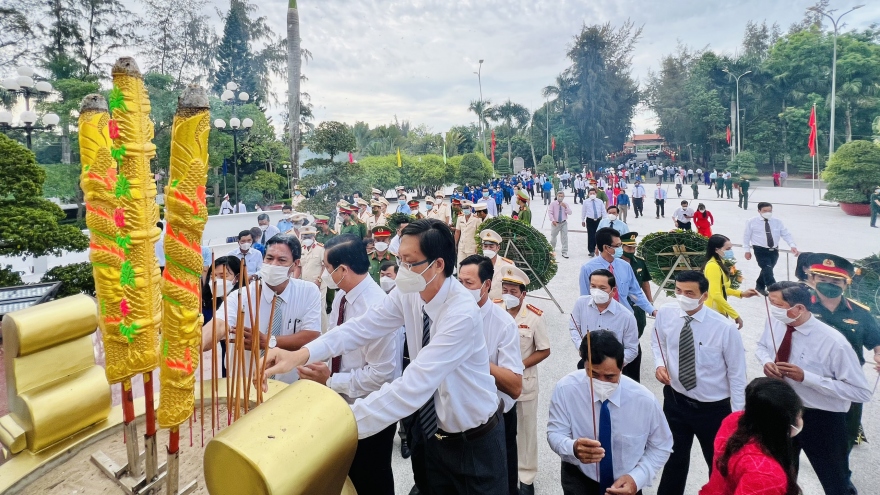 Bạc Liêu tổ chức nhiều hoạt động kỷ niệm 47 năm thống nhất đất nước
