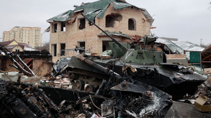 Chiến sự Donbass: Nga siết chặt vòng vây Severodonetsk, Ukraine thừa nhận bất lợi