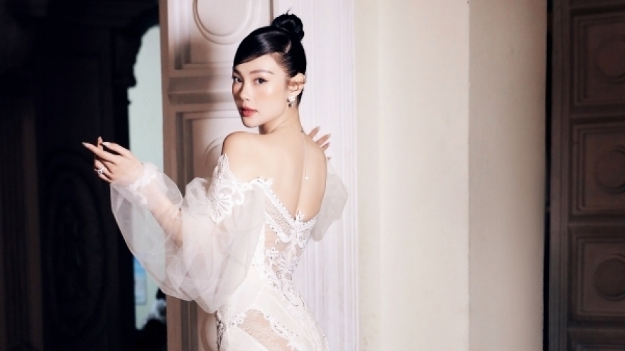 Chuyện showbiz: Ca sĩ Minh Hằng xúc động chia sẻ về hôn phu và đám cưới tháng 6