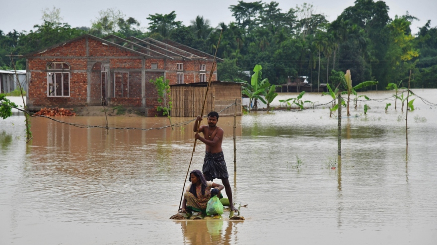 Mưa lũ nghiêm trọng tại Ấn Độ và Bangladesh, gần 60 người thiệt mạng