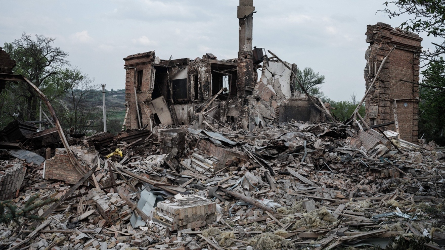 Tổng thống Zelensky: Tình hình tại Donbass cực kỳ khó khăn