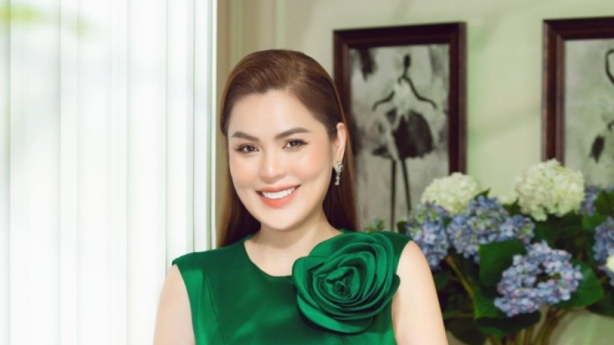 Chuyện showbiz: Hoa hậu Phương Lê ly hôn chồng doanh nhân