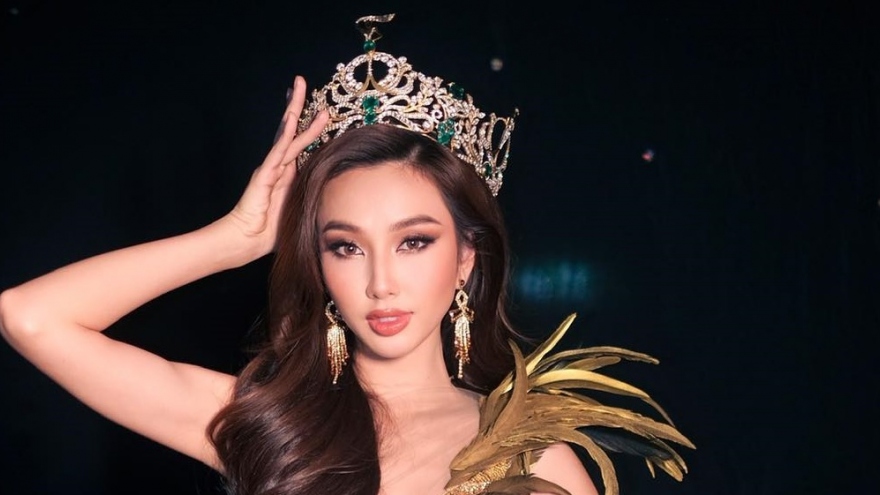 Thùy Tiên diện đầm lông vũ xuyên thấu, khoe nhan sắc đỉnh cao ở Miss Grand Thailand 2022