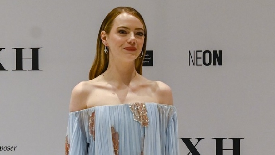 Emma Stone hóa "nữ thần Hy Lạp" xinh đẹp và quyến rũ tại sự kiện