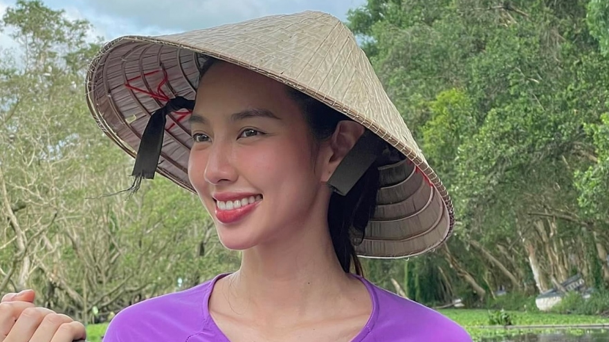 Hoa hậu Thùy Tiên mặc áo bà ba, hóa "cô gái miền Tây" xinh đẹp