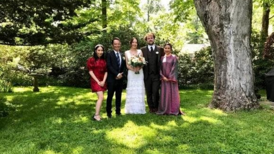 Diva Mỹ Linh kể "chuyện vui" và "quê độ" trong đám cưới con gái riêng của chồng ở Mỹ