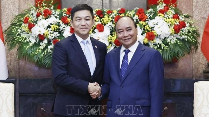 Chủ tịch nước Nguyễn Xuân Phúc tiếp Chủ tịch Quốc hội Singapore 