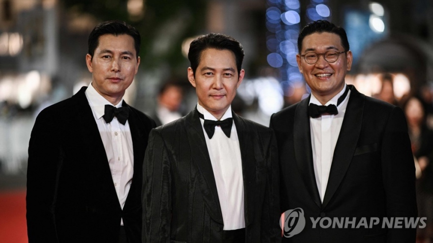 Tài tử Lee Jung Jae, Jung Woo Sung ra mắt phim hành động điệp viên tại Cannes